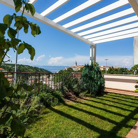 Villa Mirela Apartment Vrbnik Bagian luar foto