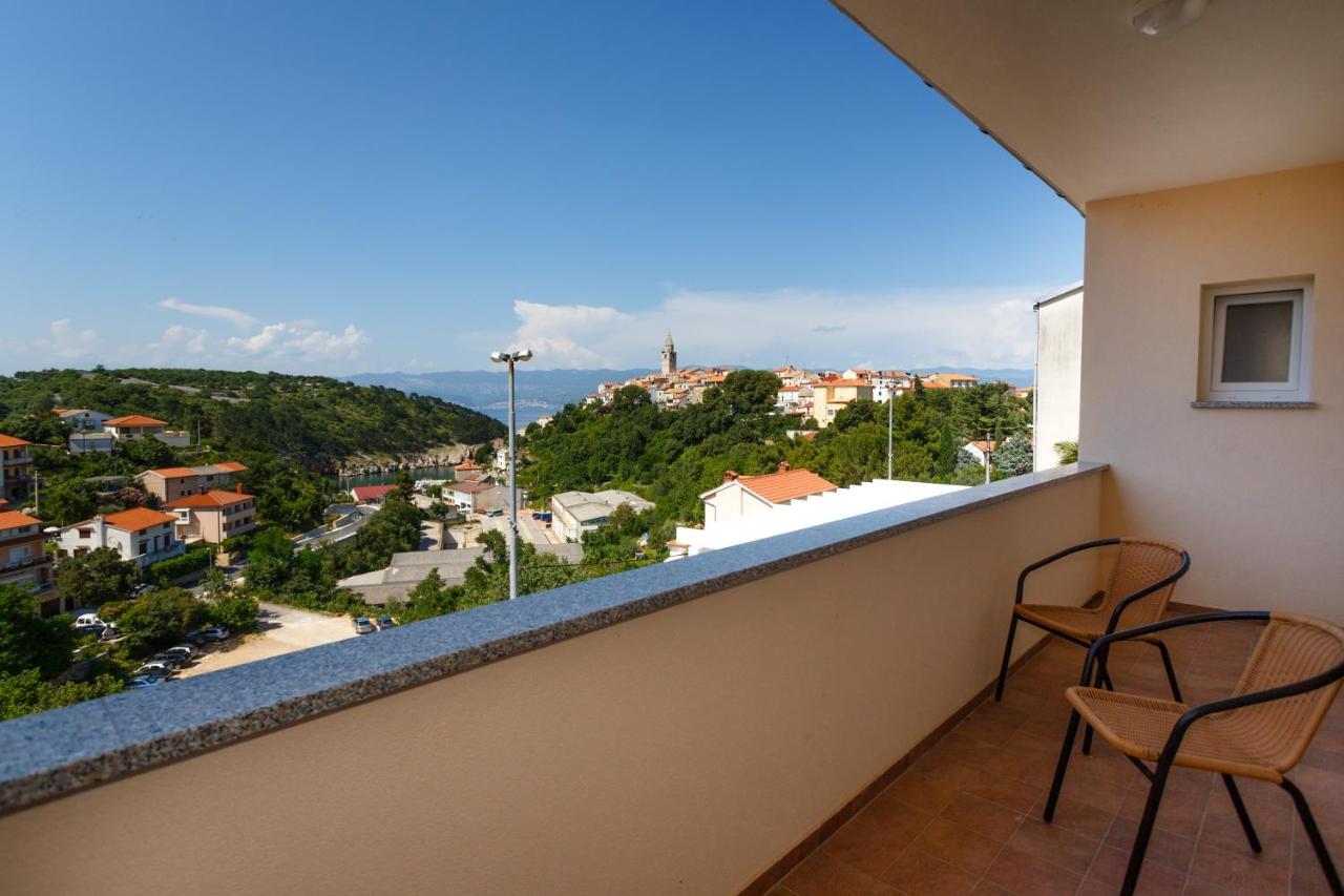Villa Mirela Apartment Vrbnik Bagian luar foto