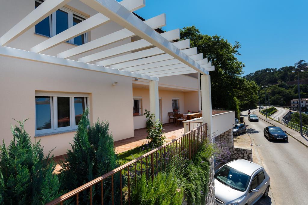 Villa Mirela Apartment Vrbnik Bagian luar foto